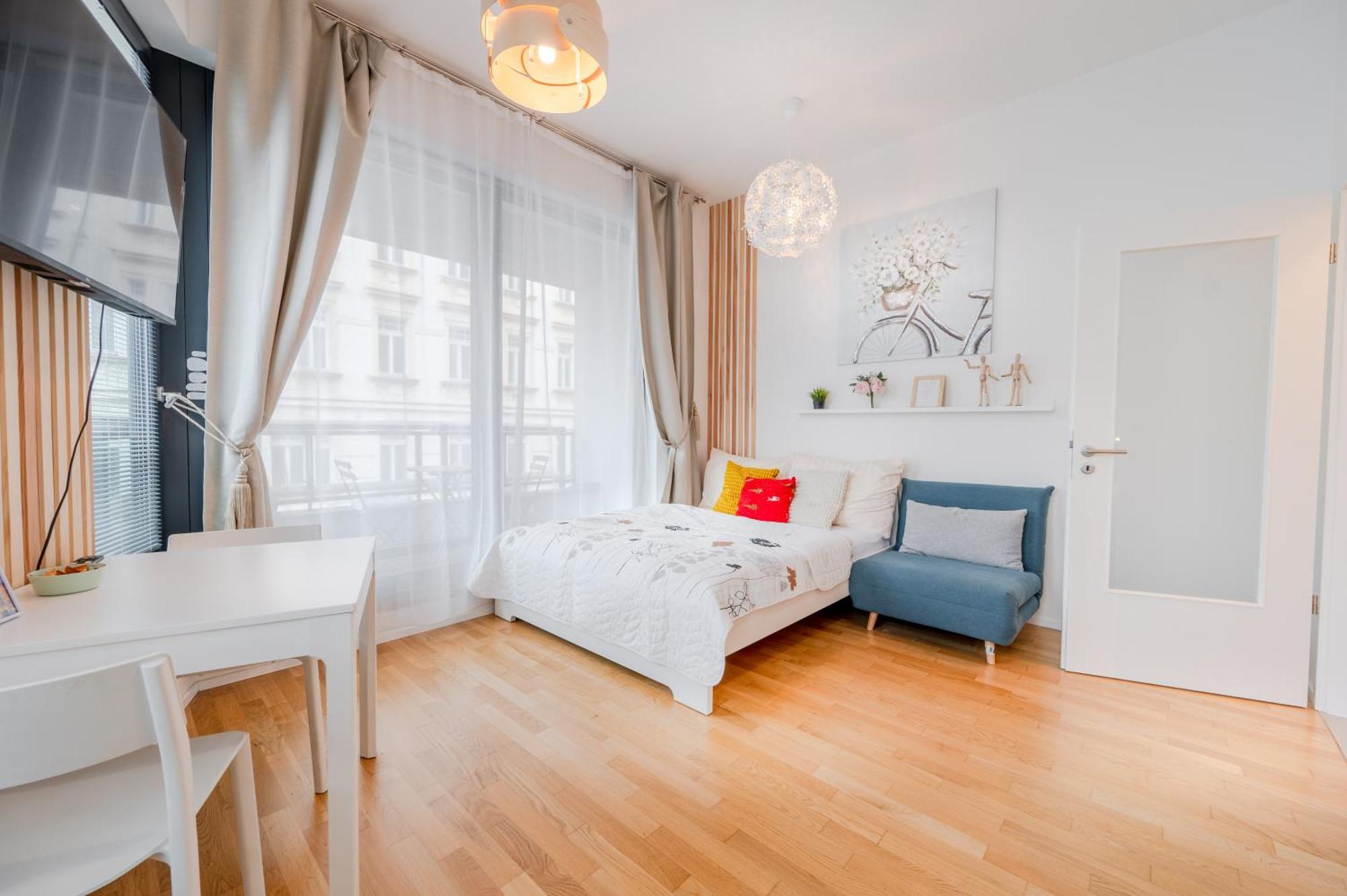 Apartment New-built Golden Luxury With Balcony Prague